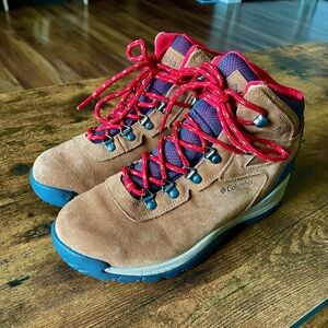 Columbia Women's Tan Hiking Boots size 9.5
